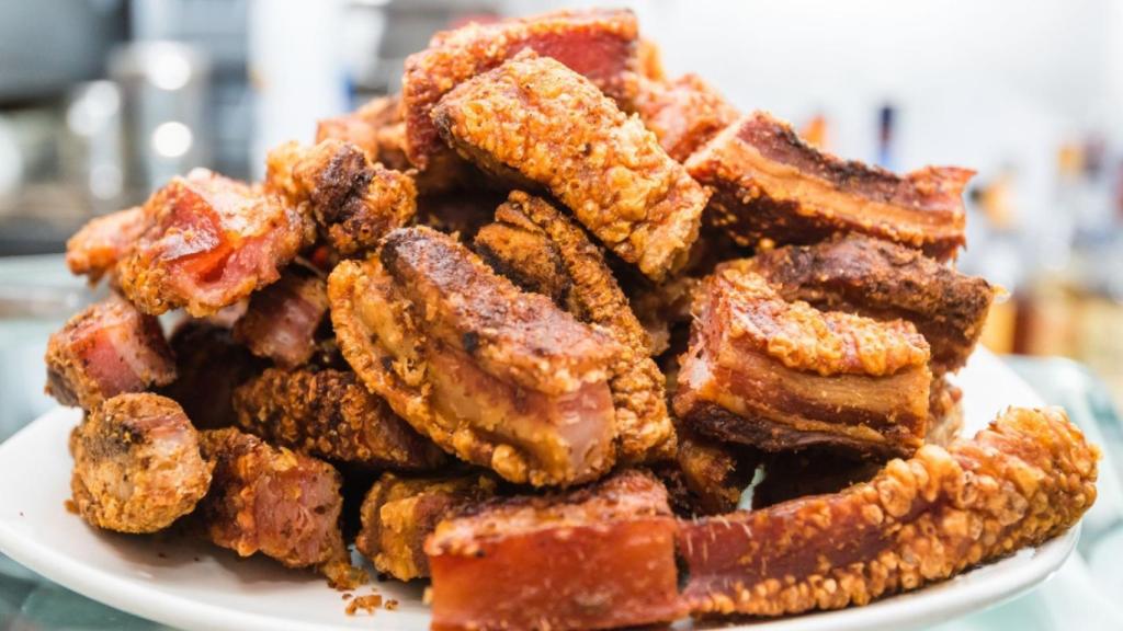 Los torreznos son uno de los platos tradicionales españoles con más fama de los últimos años.