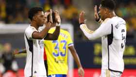 Rodrygo y Bellingham celebran un gol frente al Cádiz