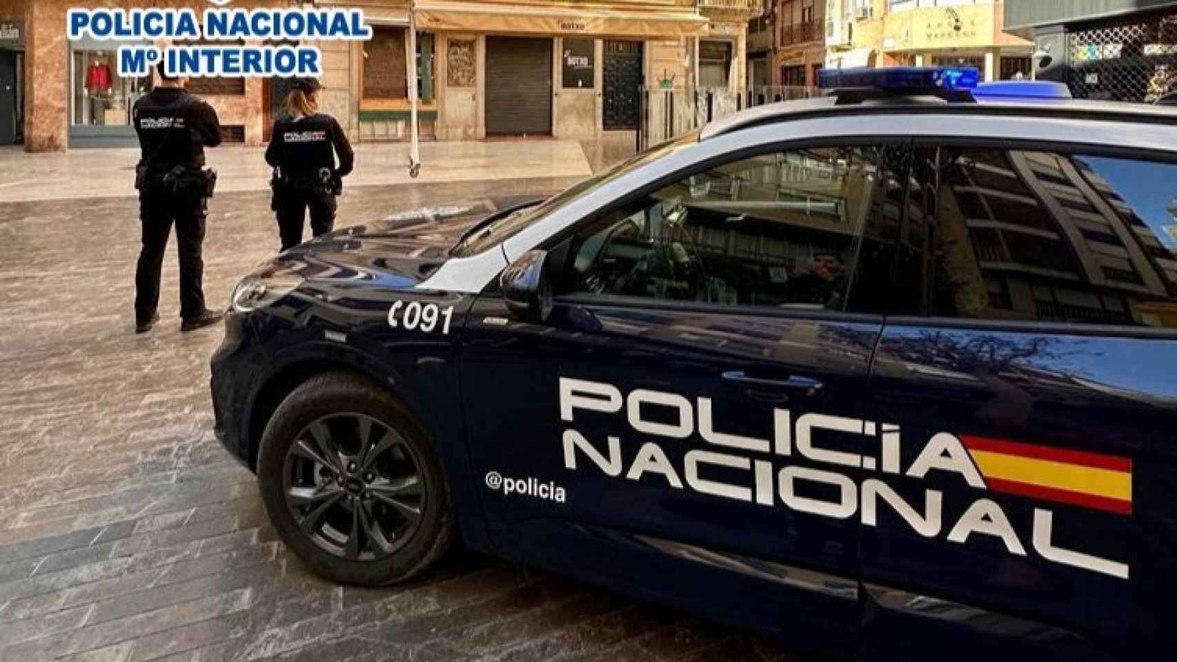 Agentes de la Policia Nacional de Orihuela.
