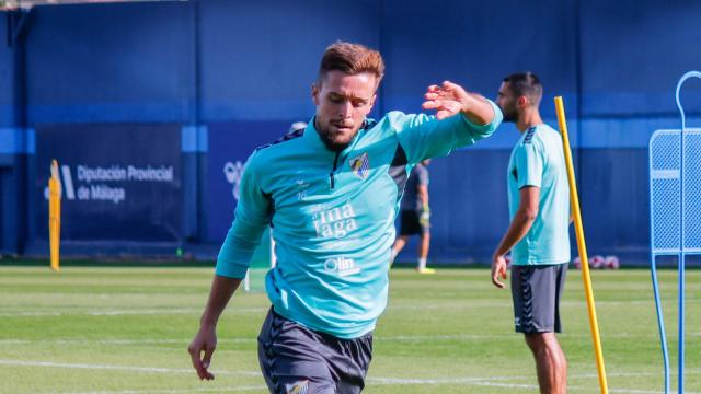 Genaro durante un entrenamiento con el Málaga CF