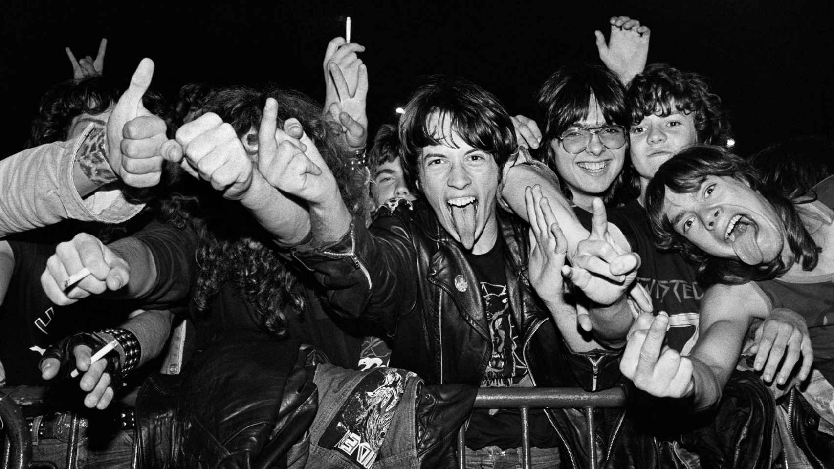 Isabel Azkarate: Fans del grupo 'heavy' Osiris. San Sebastián, 1985. Kutxateka / Fondo Isabel Azkarate Funtsa