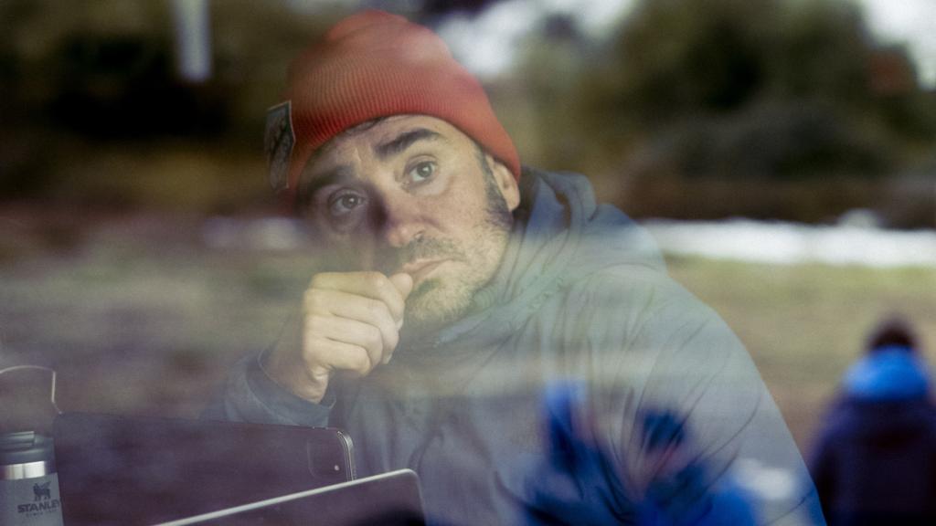 J. A. Bayona en el rodaje de 'La sociedad de la nieve' en Sierra Nevada. Foto: Quim Vives