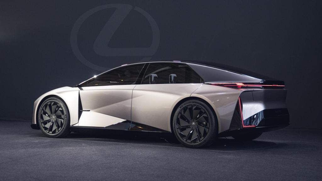 Prototipo que anticipa un futuro coche de Lexus de 2026.