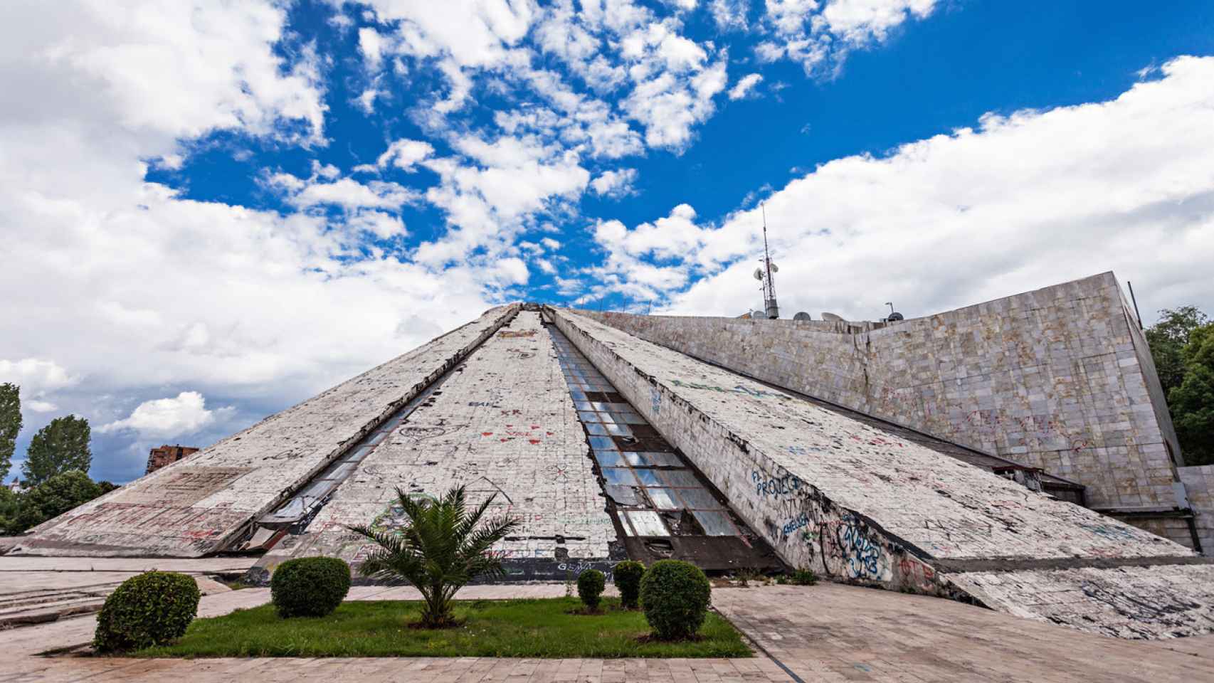 Pirámide de Tirana.