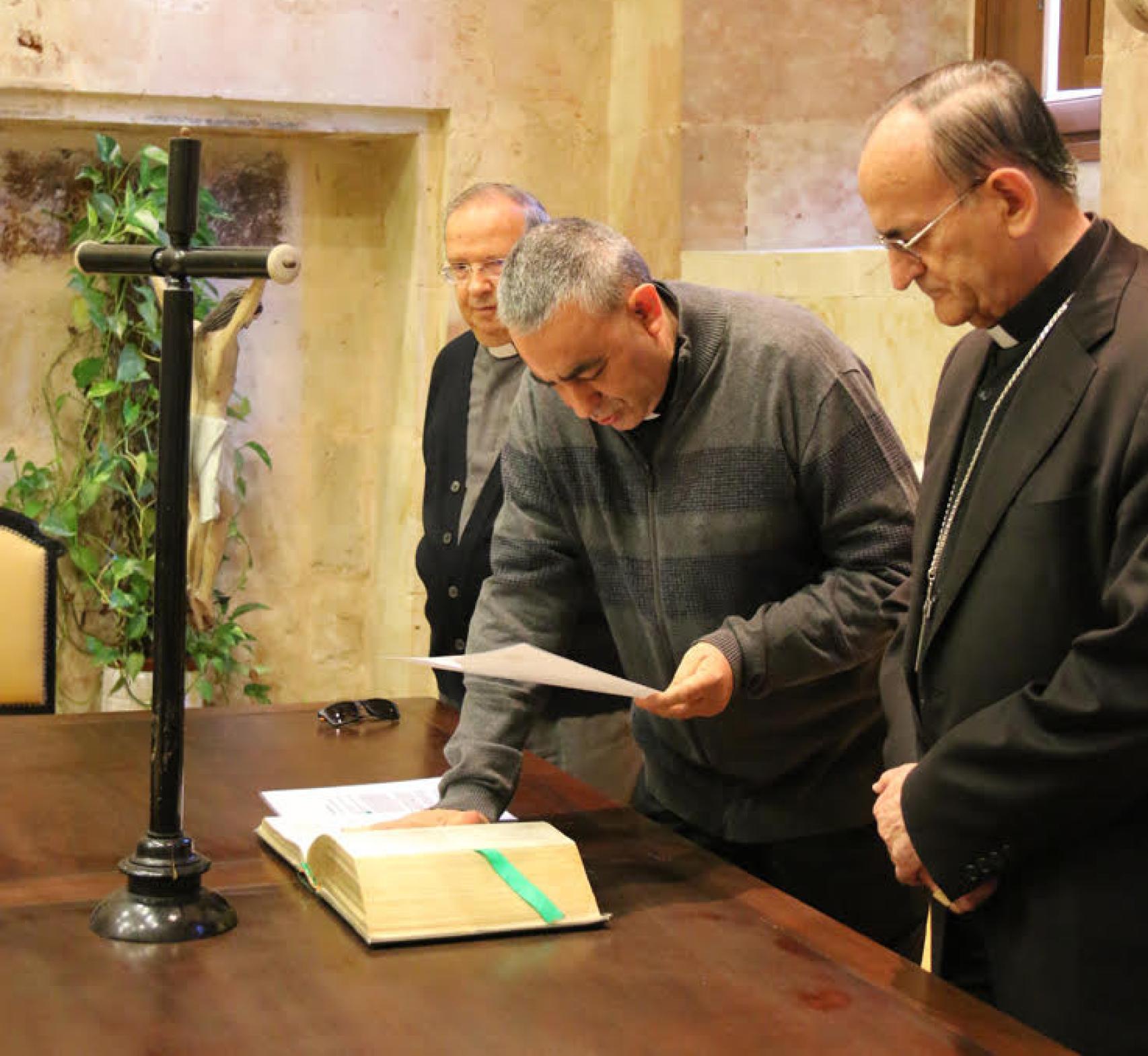 Policarpo Díaz tomando posesión de su cargo como nuevo Vicario de pastoral de la Diócesis de Salamanca
