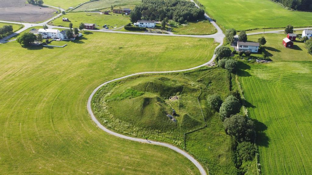 Montículo de Herlaugshaugen en Leka. Noruega.