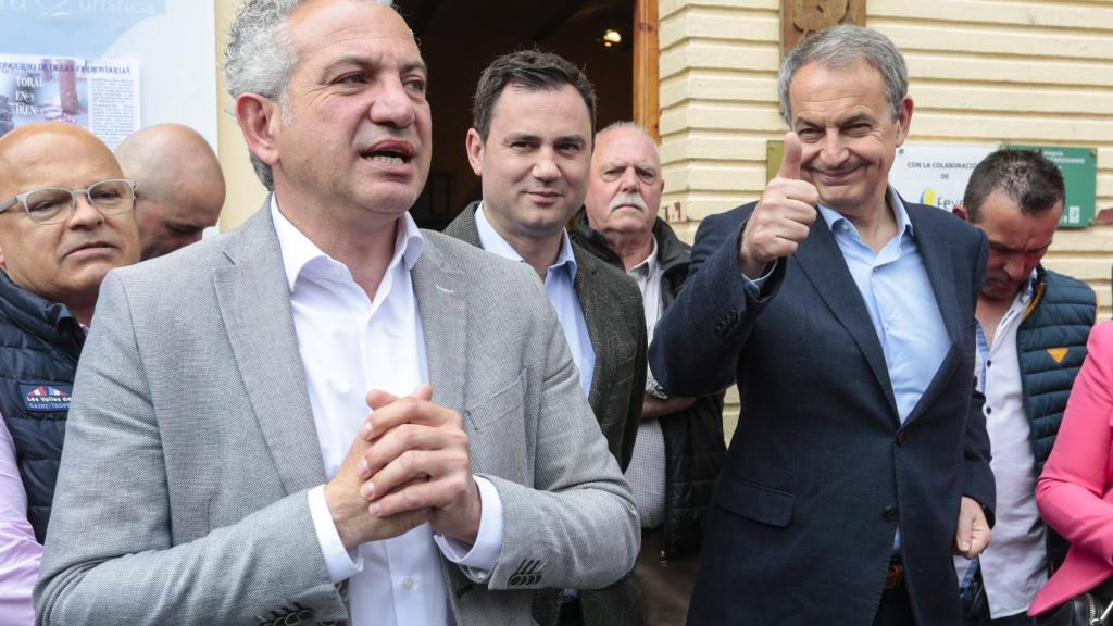 Nicanor Sen, a la izquierda, junto a Javier Alfonso Cendón y José Luis Rodríguez Zapatero