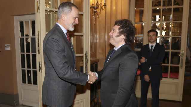 El Rey Felipe VI y el presidente electo de Argentina, Javier Milei, durante su encuentro este fin de semana en Argentina.