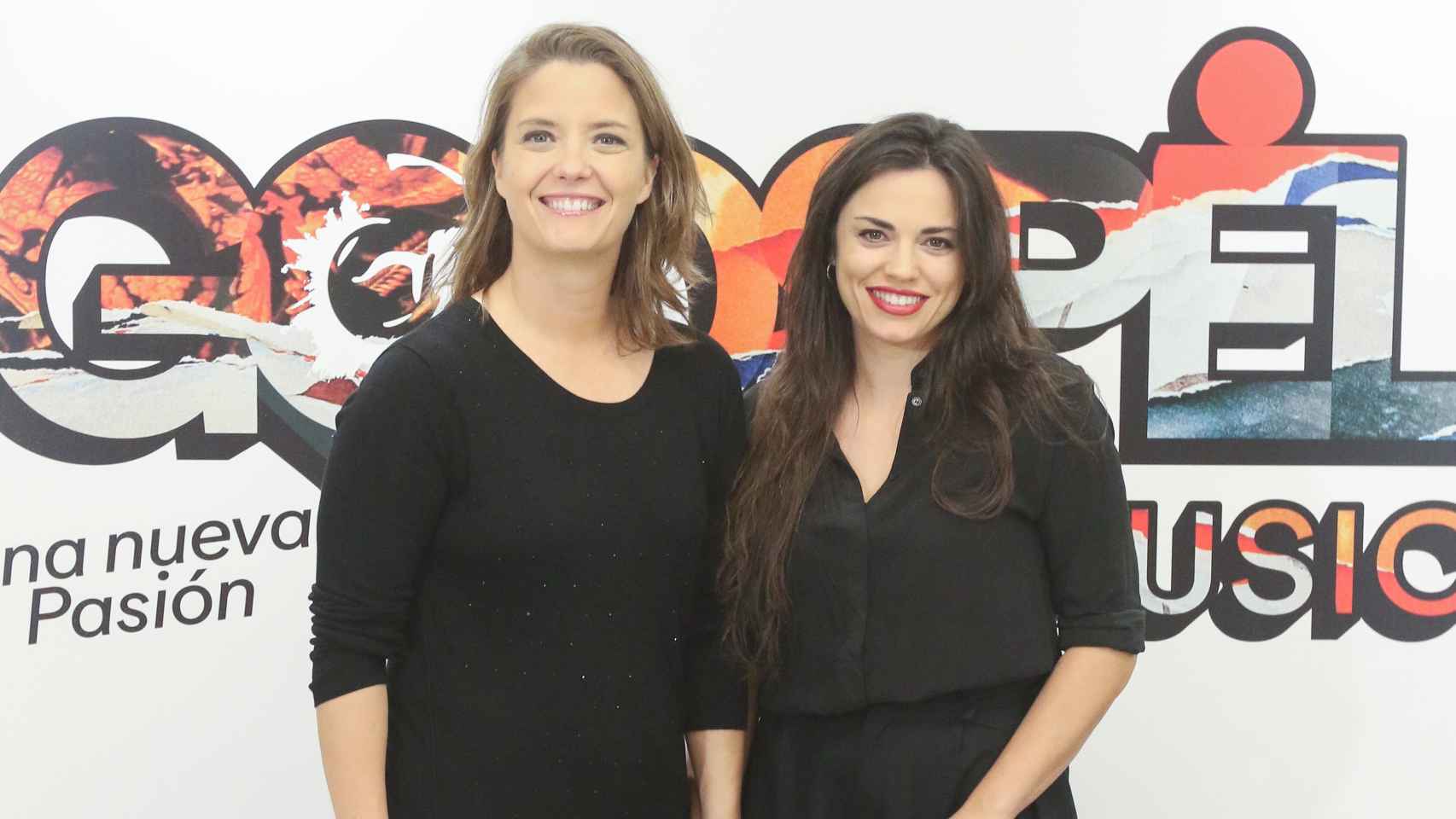 La presentadora María Casado y Martina diRosso en un acto público en Málaga, en noviembre de 2022.