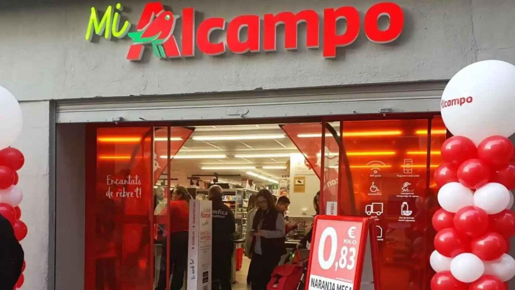 La nueva vajilla de Alcampo con platos llanos hondos y de postre 18 piezas por 39 99 euros