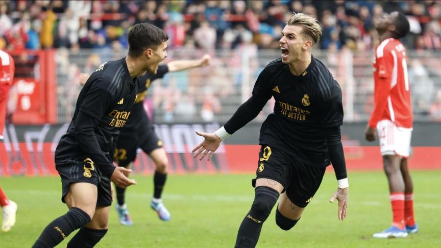 Iker Bravo celebra uno de sus dos goles contra el Union Berlin en la Youth League