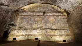 Imagen del mosaico rústico hallado en el ambiente principal de la domus, el 'specus aestivus'.