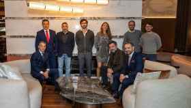 El equipo de la delegación de Jarquil en Madrid, el equipo de obra del Hotel, el arquitecto y el representante de la empresa que ha contratado a Jarquil, Arte Hoteles.