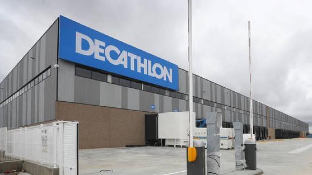 Fachada Decathlon.