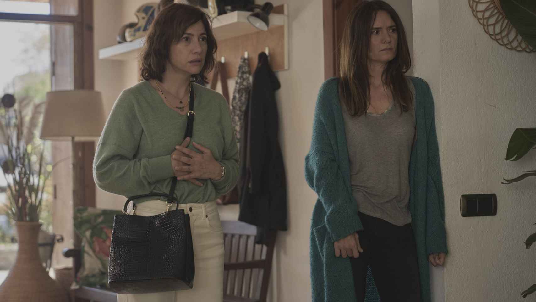 Eva Santolaria y Natalia Verbeke en 'Todos mienten'
