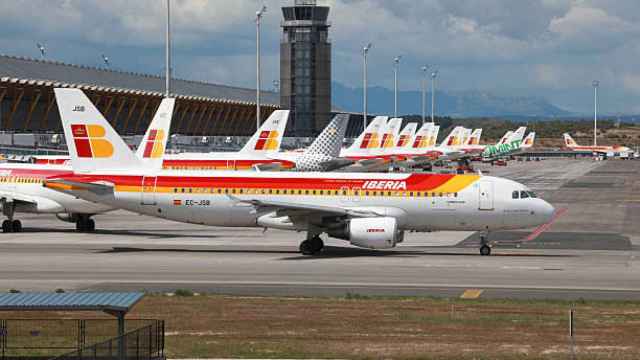 Aviones de Iberia en el aeropuerto Adolfo Suárez - Madrid - Barajas
