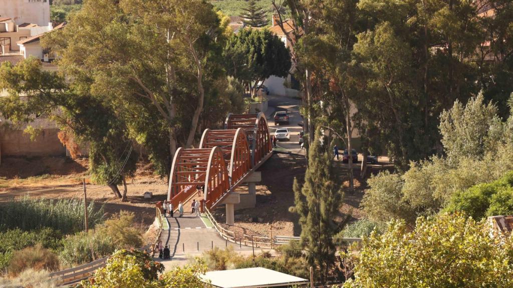 Nuevo puente peatonal en Álora.