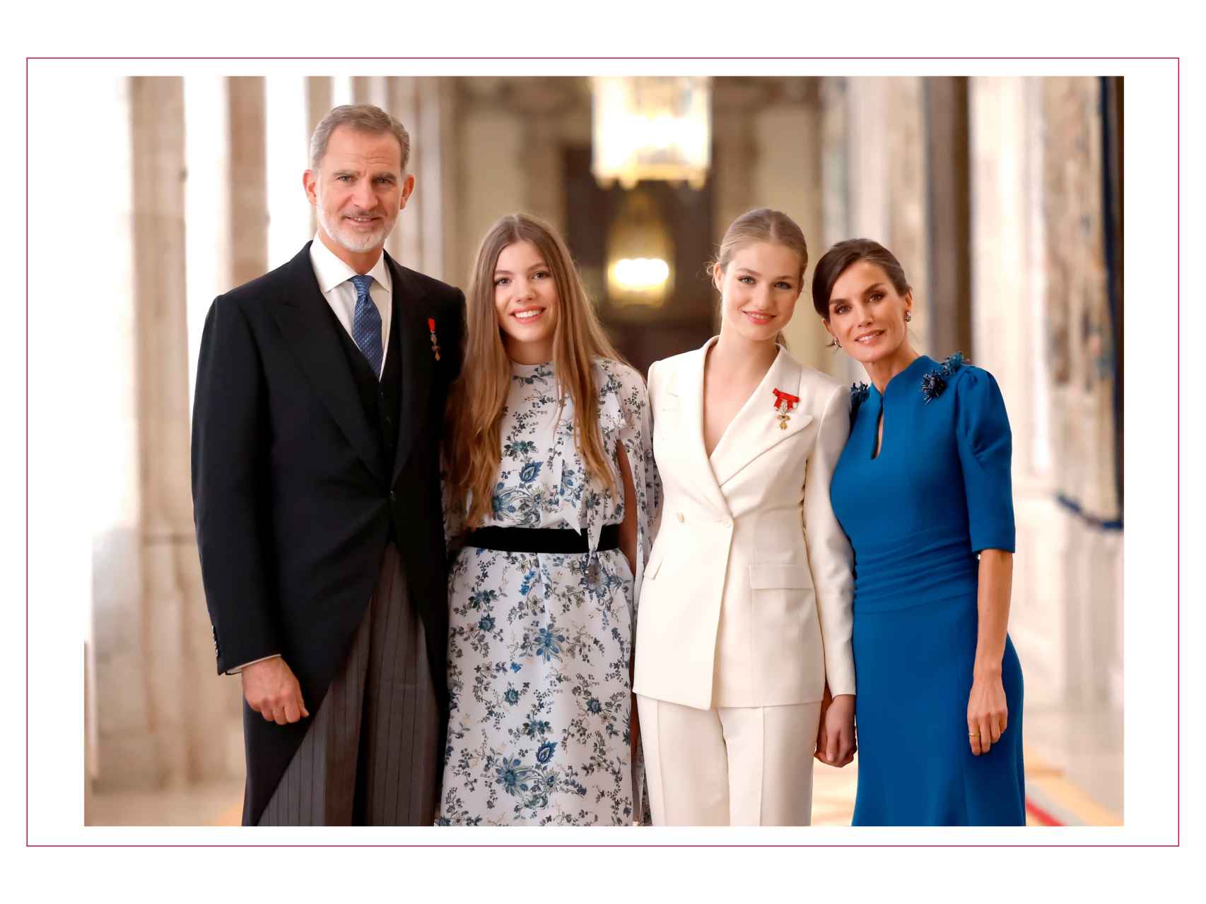 La Familia Real ha felicitado la Navidad con una foto inédita de la jura de la Constitución de Leonor.