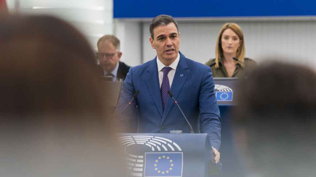 Pedro Sánchez, presidente del Gobierno, se dirige al pleno del Parlamento Europeo, en Estrasburgo.