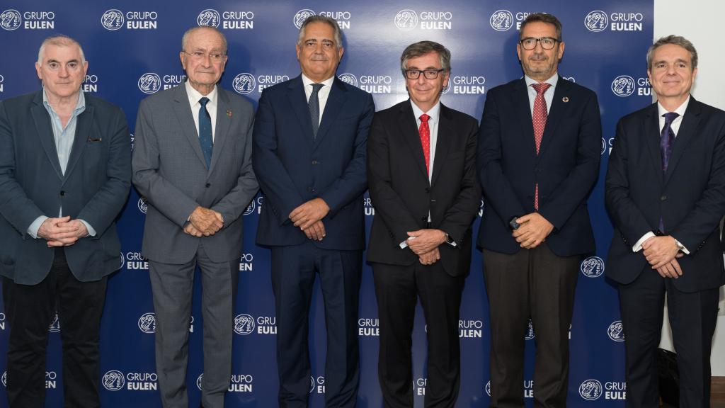 Directivos de Eulen y autoridades en la inauguración de las oficinas en Málaga.