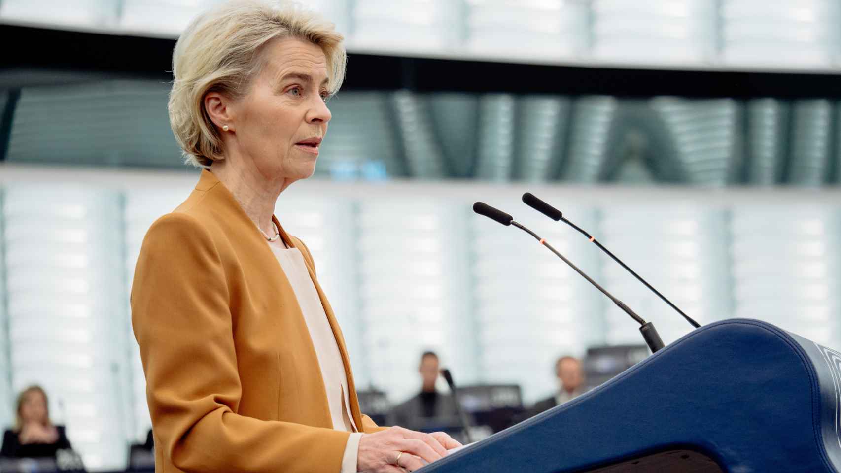 La presidenta de la Comisión Europea, Ursula von der Leyen, durante un debate en la Eurocámara.