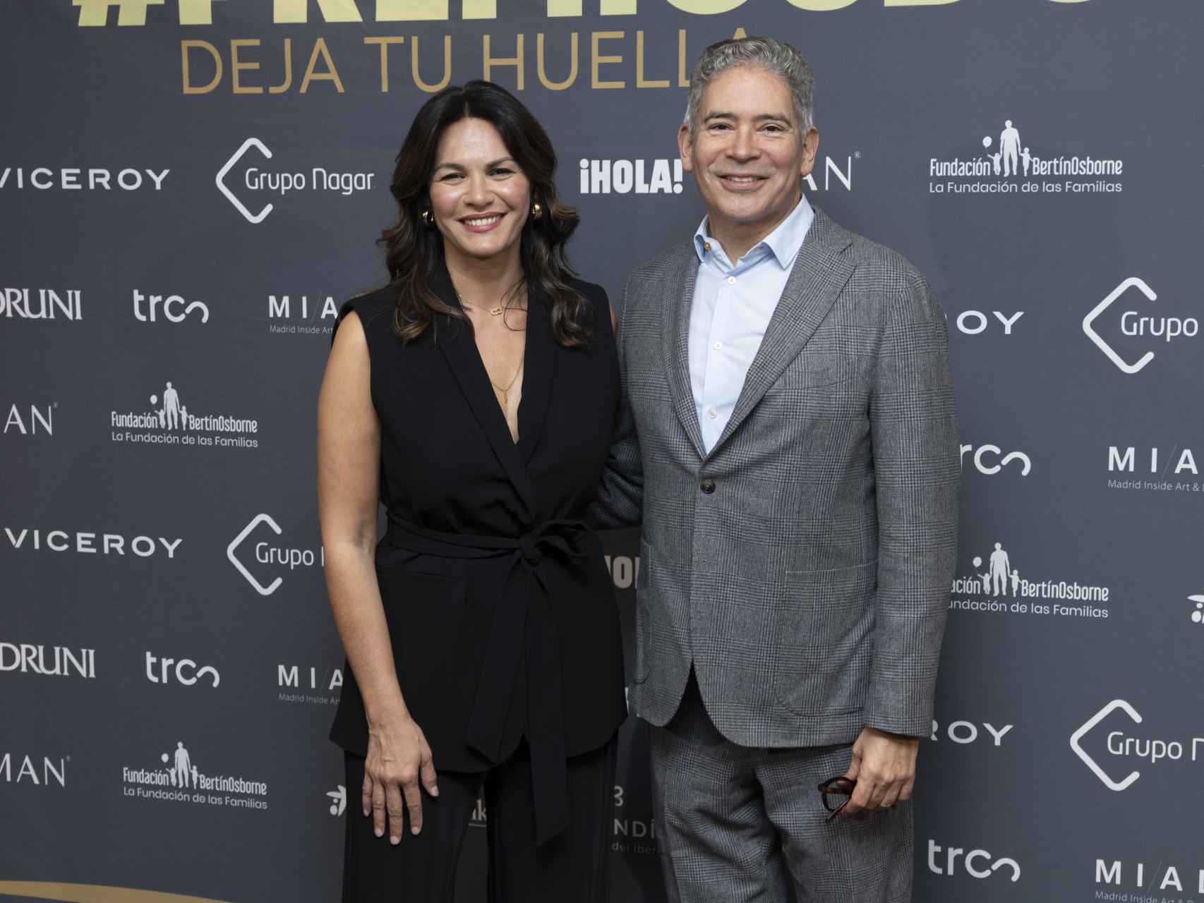 Fabiola Martínez junto a Boris Izaguirre, uno de los invitados de la noche.