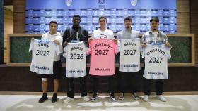 Imagen de los jugadores que acaban de renovar con el Málaga C. F.