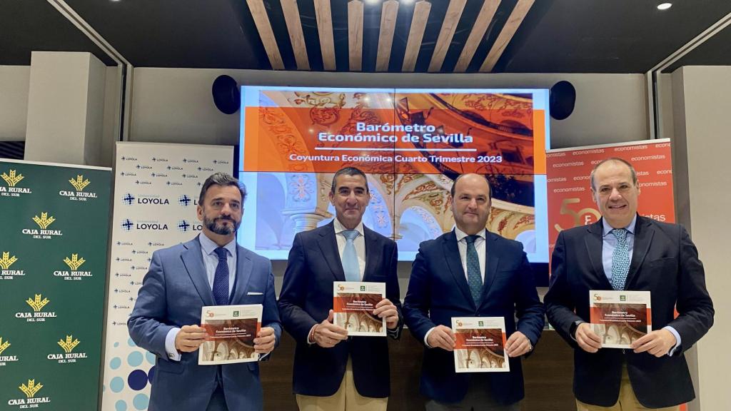 Manuel Alejandro Cardenete, Francisco J. Tato, Antonio José Ramírez y José María Vera  en la presentación del Barómetro.