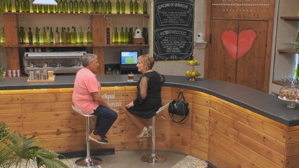 Mari Carmen y Pablo durante su cita en 'First Dates'.