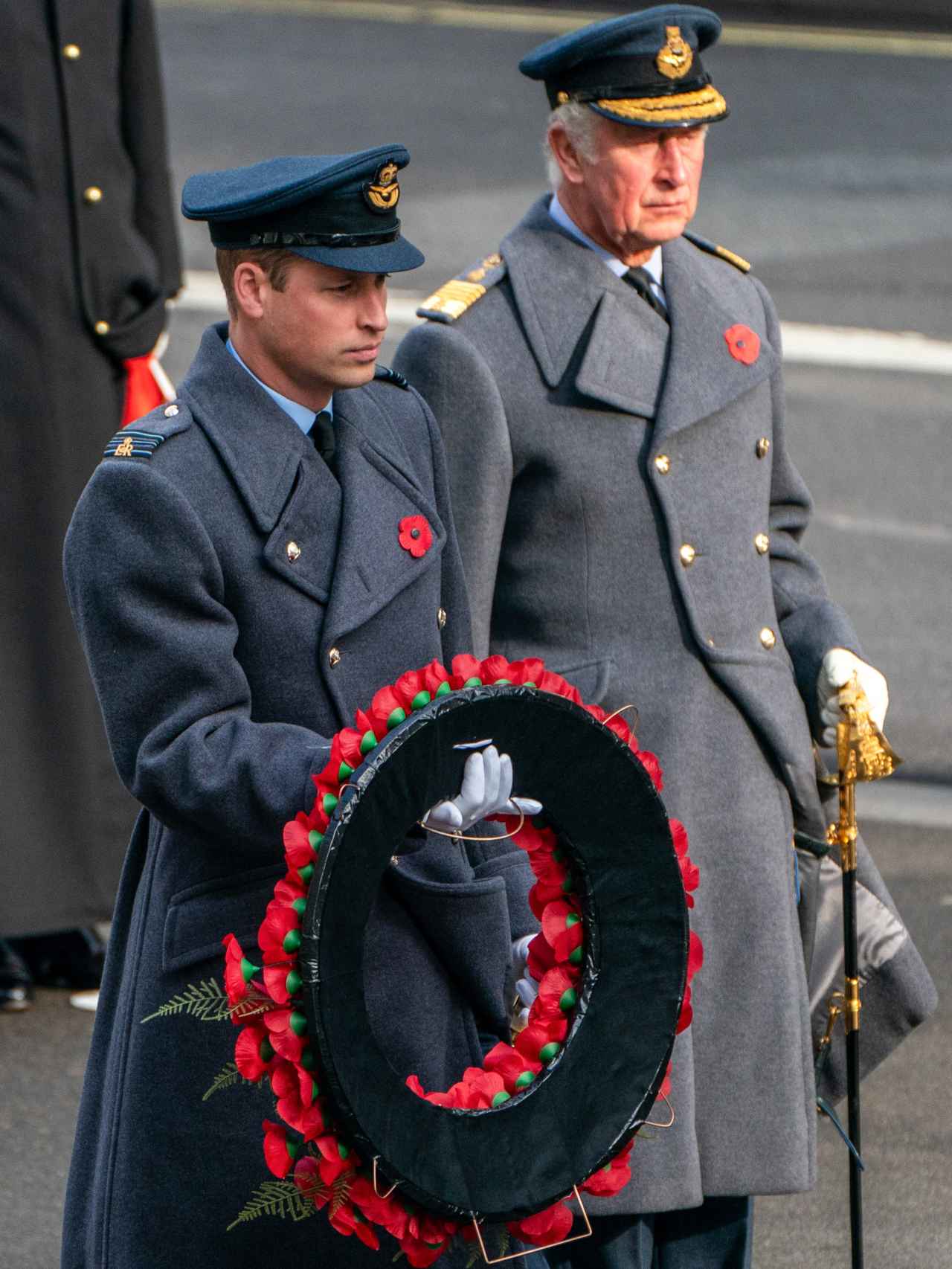 El príncipe Guillermo y su padre, Carlos III, el 8 de diciembre de 2020 en Londres.