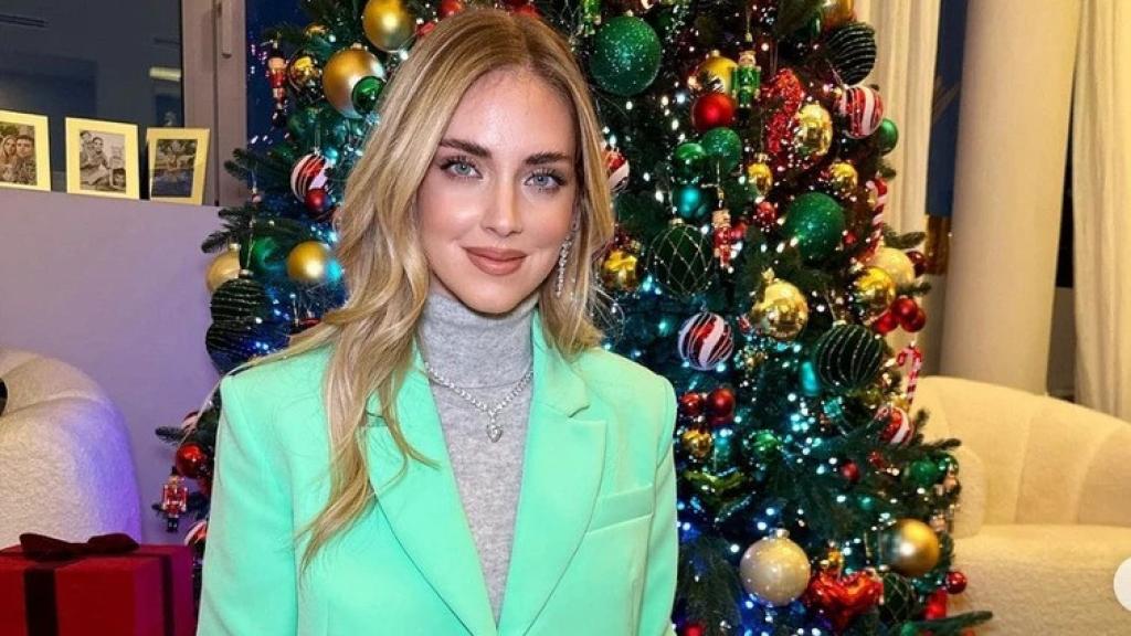 Chiara Ferragni promocionando los dulces navideños.