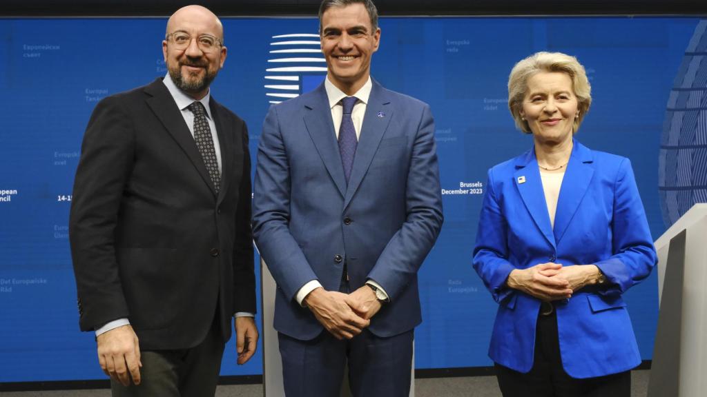 Ursula von der Leyen, Charles Michel y Pedro Sánchez, tras la rueda de prensa final de la cumbre