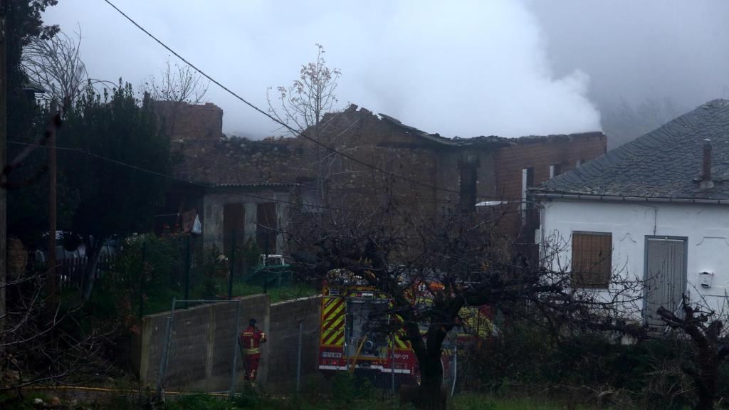 Imagen del fuego en el albergue de Pieros