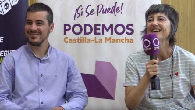 José Luis Gascón, coordinador autonómico de Podemos CLM y Carmen Fajardo, responsable de Servicios Públicos.