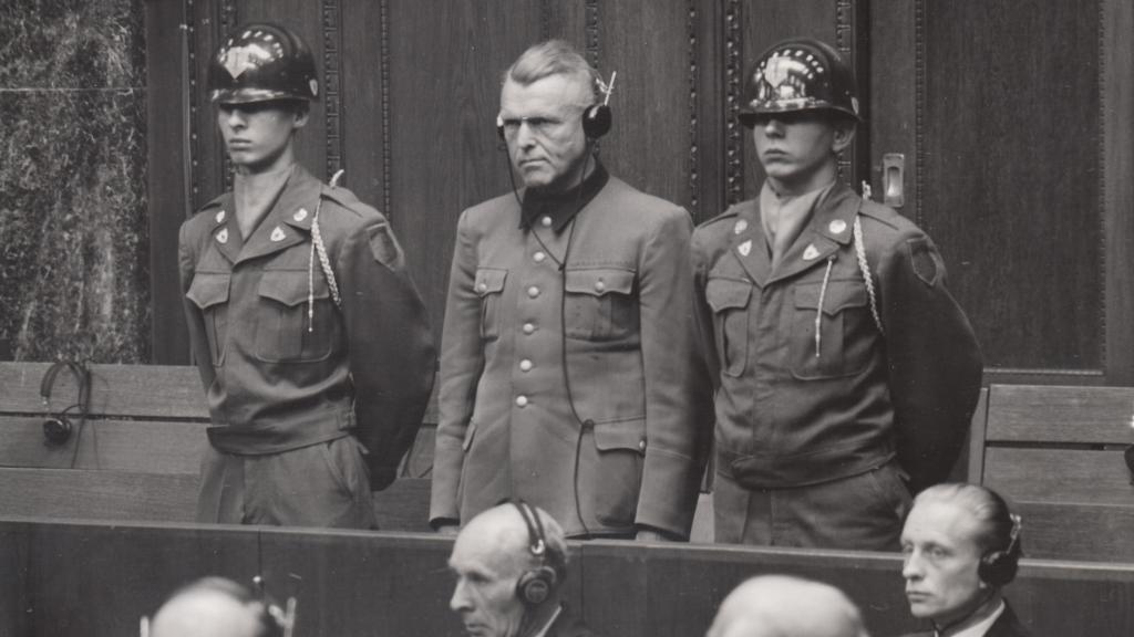 Karl Genzken durante la sentencia en el Juicio a los médicos, 9 de diciembre de 1946.