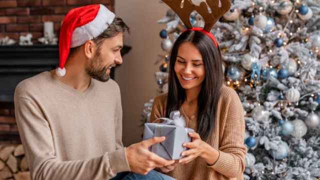 Ya están disponibles las ayudas para comprar regalos de Navidad para tus  hijos: los requisitos