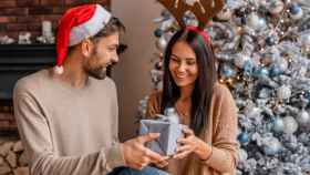 Tecnología, experiencias y más: estas son las 5 ideas de regalo para triunfar esta Navidad