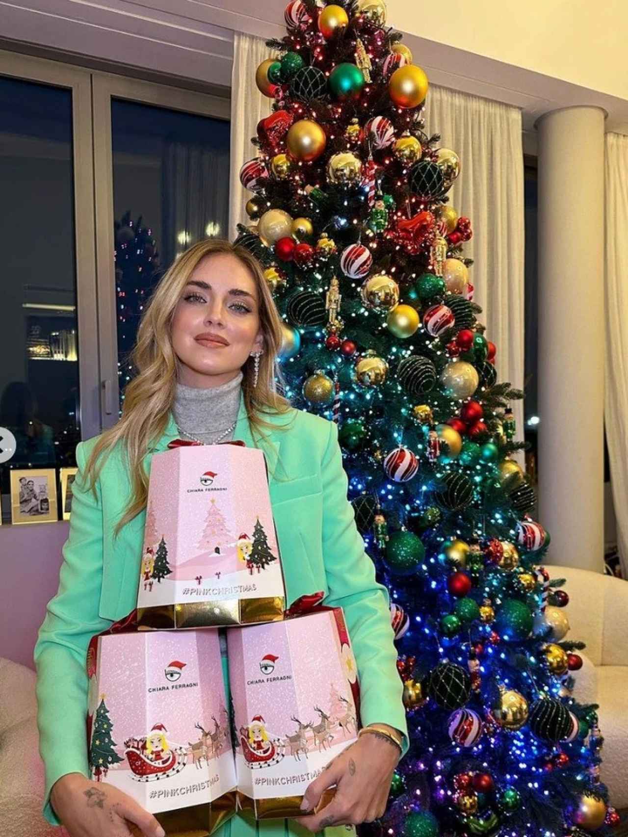 La 'influencer' Chiara Ferragni promocionando los dulces navideños.
