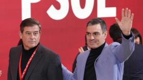 El candidato del PSdeG a la Xunta, José Ramón Gómez Besteiro, y el presidente del Gobierno, Pedro Sánchez.