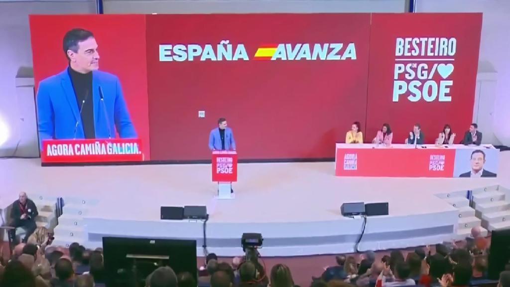 El presidente del Gobierno, Pedro Sánchez, en el acto de Santiago.