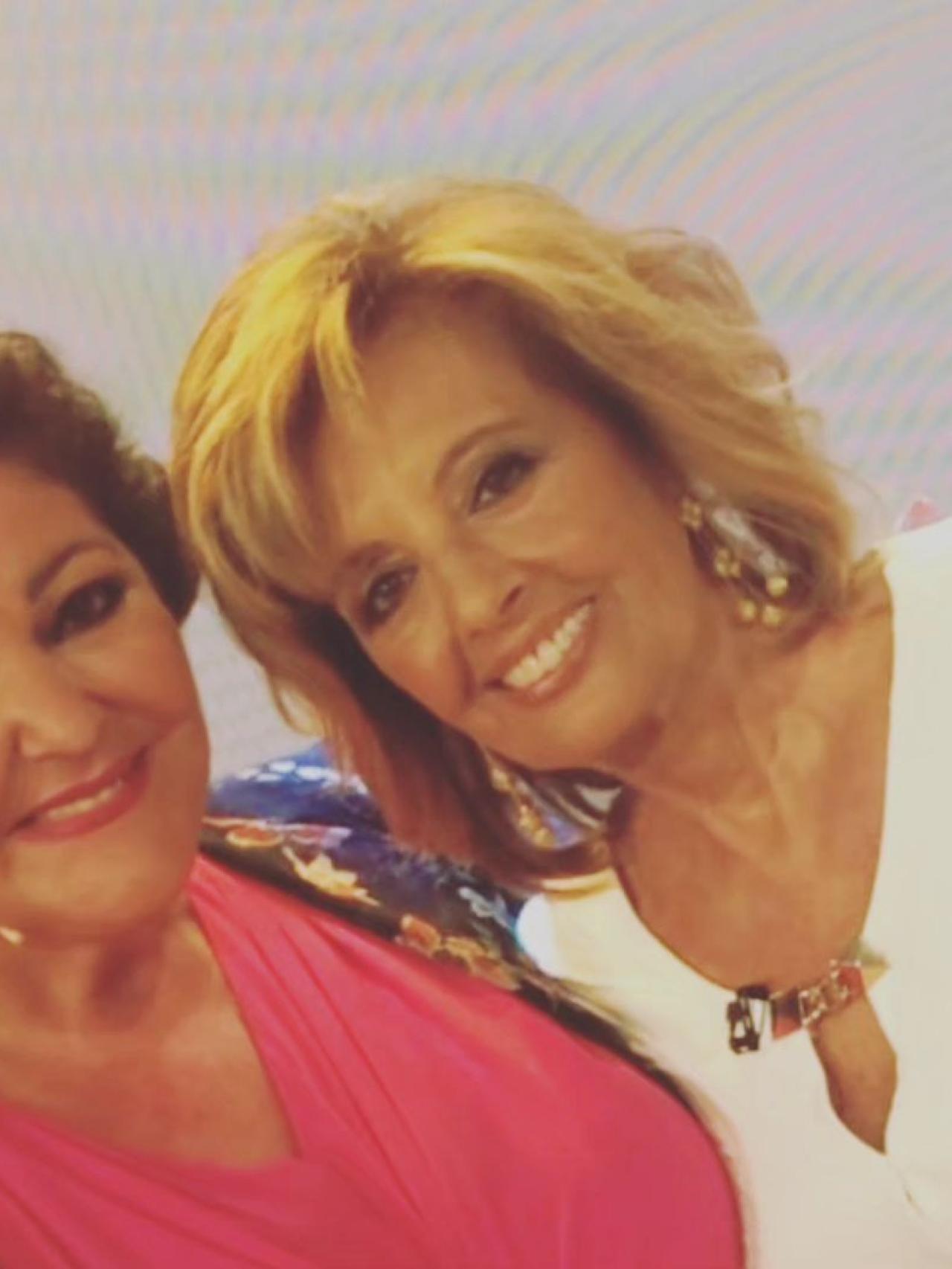 Charo Reina y María Teresa Campos, a quien rindió homenaje en los Premios Aquí TV.