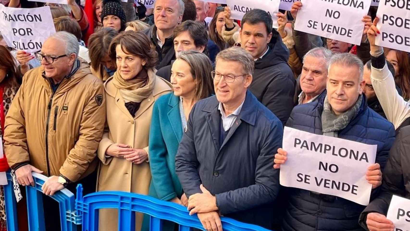 Feijóo y Gamarra en la manifestación en Pamplona contra la moción de censura