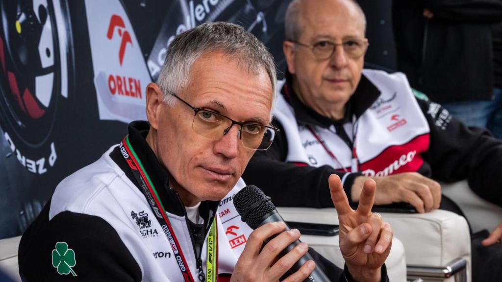 Carlos Tavares (CEO del Grupo Stellantis) junto a Jean-Philippe Imparato, CEO de Alfa Romeo.