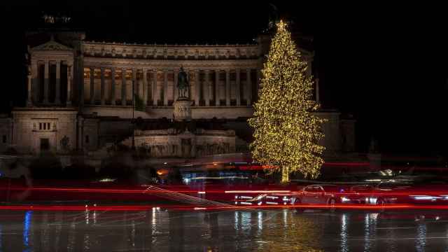 Roma con decoración navideña.