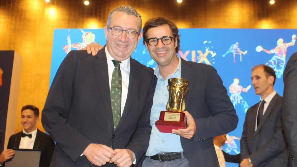 El presidente de la Diputación y alcalde de Benidorm, Toni Pérez, junto a Jacobo Balongo.