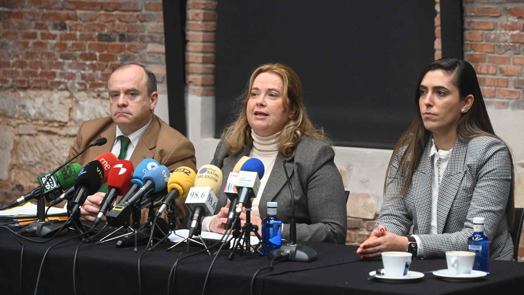 La alcaldesa de Burgos, Cristina Ayala, durante la rueda de prensa de este martes.