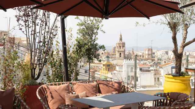 El restaurante de Valencia con las mejores vistas navideñas de la ciudad en un edificio centenario