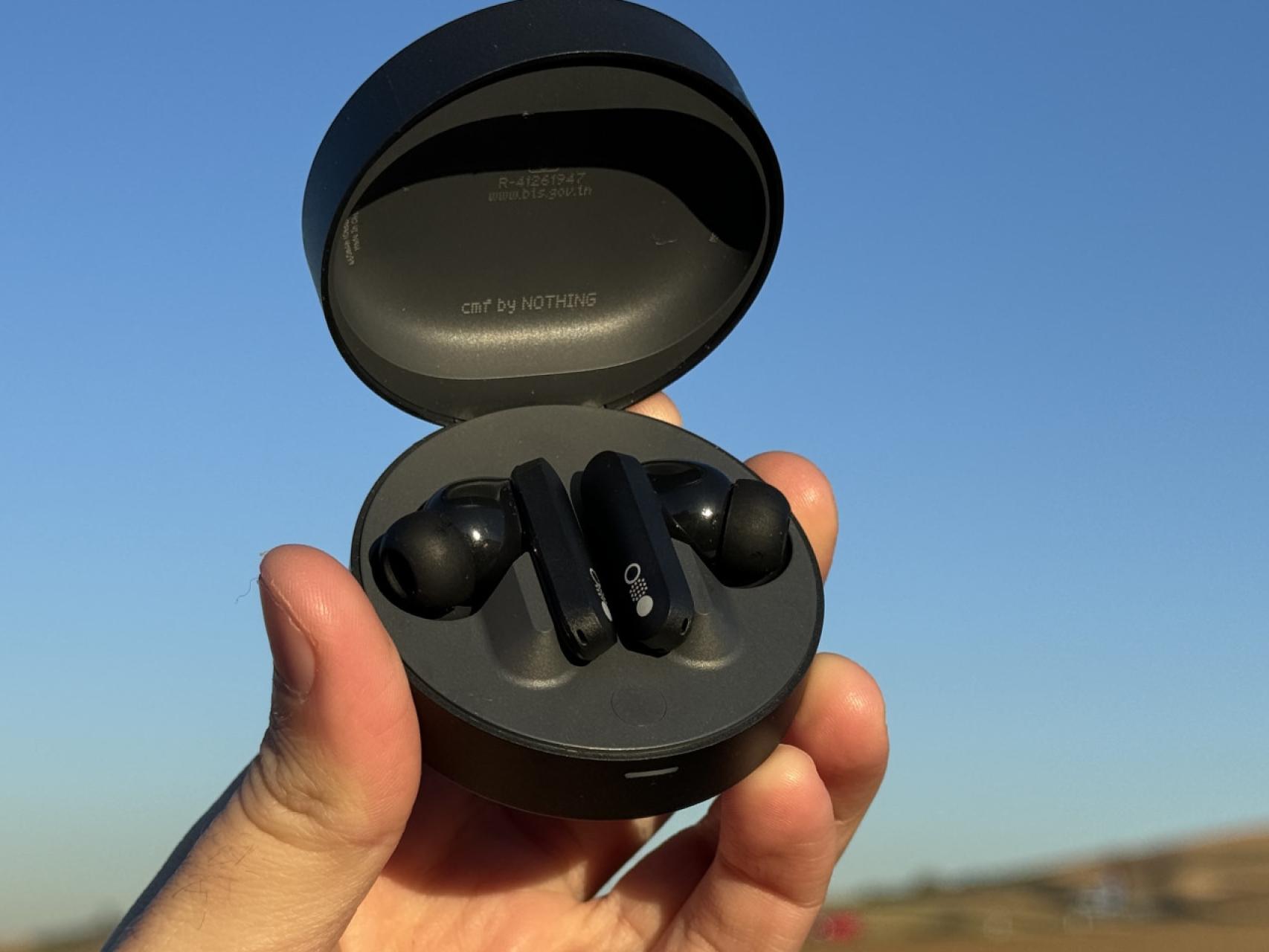 liquida los auriculares de alta gama más buscados en 2023 con 50  horas de batería