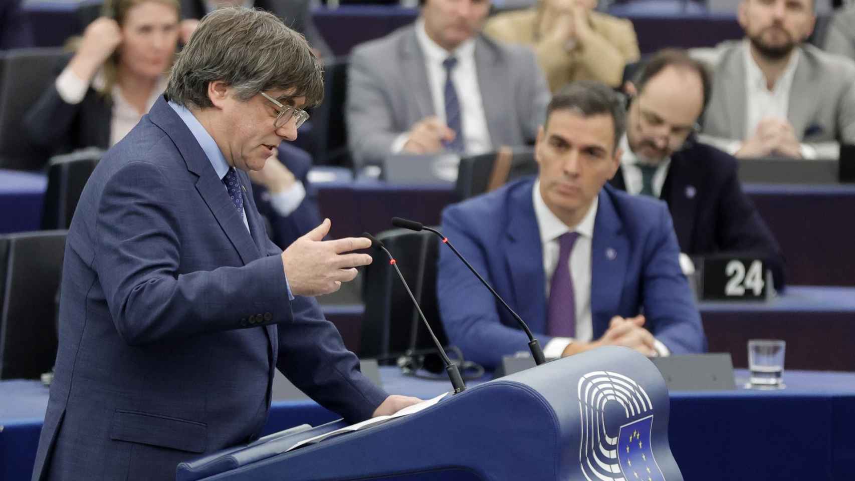 Carles Puigdemont y Pedro Sánchez  el pasado 13 de diciembre en el Parlamento Europeo.