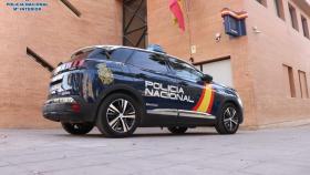 Un coche patrulla de la Policía Nacional de Alicante.